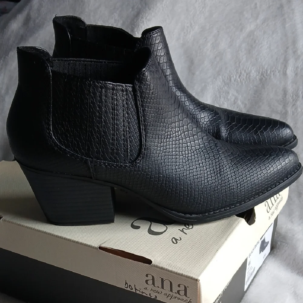 a.n.a Black Snake-Pattern Ankle Booties - Picture 2 of 5